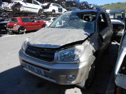 Vehiculo en el desguace: TOYOTA RAV 4 (A2) 1.8 Luna (2003->)