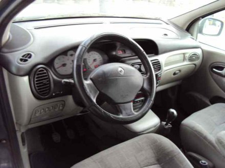 Vehiculo en el desguace: RENAULT SCENIC RX4 (JA0) 1.9 dCi