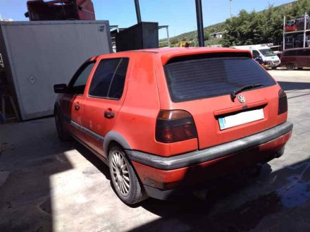 Vehiculo en el desguace: VOLKSWAGEN GOLF III BERLINA (1H1) S