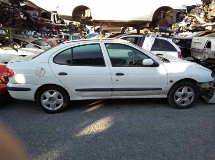 Vehiculo en el desguace: RENAULT MEGANE I CLASSIC (LA0) 1.9 DTi RT