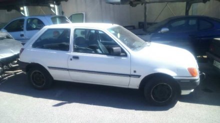 Vehiculo en el desguace: FORD FIESTA BERL./COURIER Surf