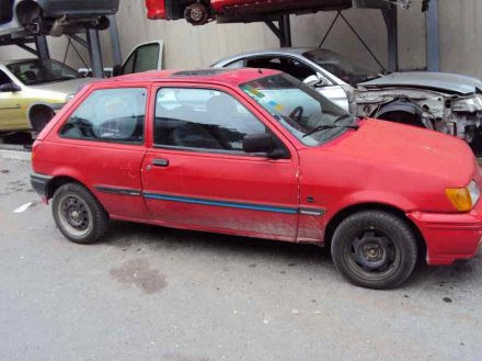 Vehiculo en el desguace: FORD FIESTA BERL./COURIER Surf