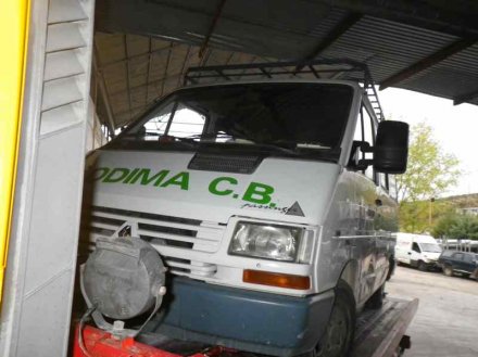 Vehiculo en el desguace: RENAULT TRAFIC (DESDE 5.89) T 1400