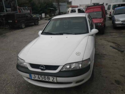 Vehiculo en el desguace: OPEL VECTRA B BERLINA Básico (1999->)