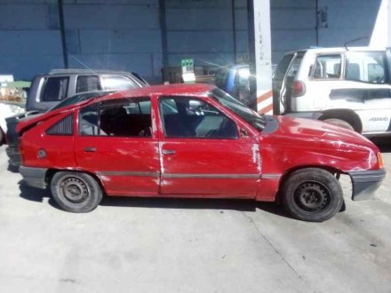 Vehiculo en el desguace: OPEL KADETT E GL Berlina