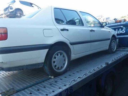 Vehiculo en el desguace: VOLKSWAGEN VENTO (1H2) CL