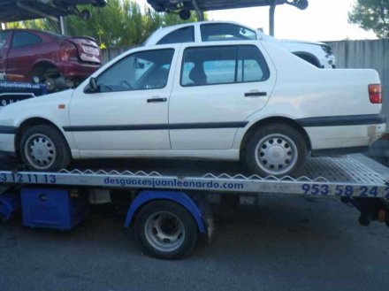 Vehiculo en el desguace: VOLKSWAGEN VENTO (1H2) CL