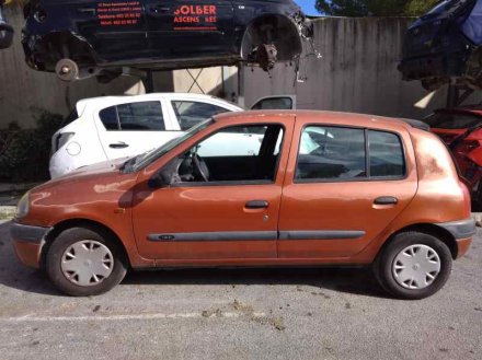 Vehiculo en el desguace: RENAULT CLIO II FASE I (B/CBO) 1.9 D