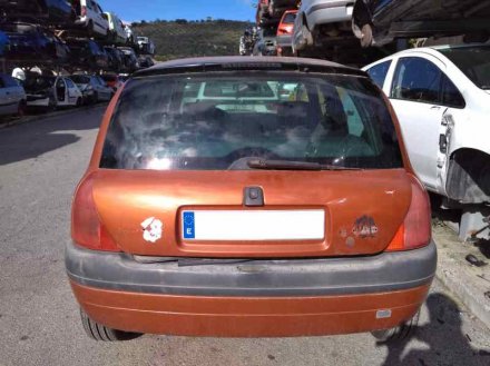 Vehiculo en el desguace: RENAULT CLIO II FASE I (B/CBO) 1.9 D