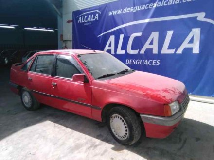 Vehiculo en el desguace: OPEL KADETT E GSI Berlina