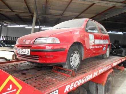 Vehiculo en el desguace: FIAT PUNTO BERLINA (176) 60 Cult