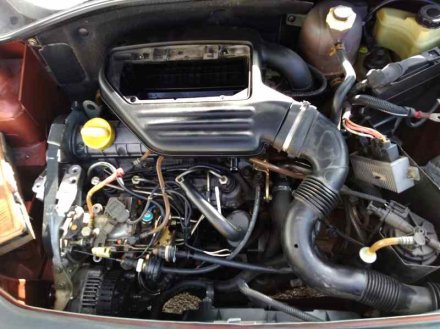 Vehiculo en el desguace: RENAULT CLIO II FASE I (B/CBO) 1.9 D