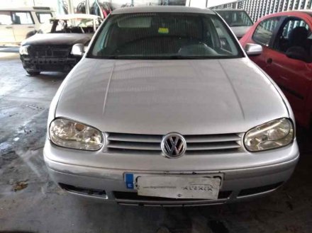 Vehiculo en el desguace: VOLKSWAGEN GOLF IV BERLINA (1J1) Básico