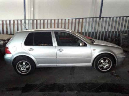 Vehiculo en el desguace: VOLKSWAGEN GOLF IV BERLINA (1J1) Básico