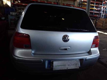 Vehiculo en el desguace: VOLKSWAGEN GOLF IV BERLINA (1J1) Básico