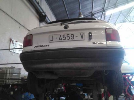 Vehiculo en el desguace: OPEL ASTRA F BERLINA GL