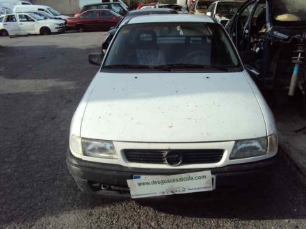 Vehiculo en el desguace: OPEL ASTRA F BERLINA GL