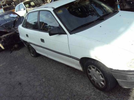 Vehiculo en el desguace: OPEL ASTRA F BERLINA GL