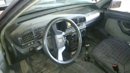 Vehiculo en el desguace: PEUGEOT 405 BERLINA Clim