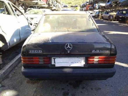 Vehiculo en el desguace: MERCEDES CLASE C (W201) BERLINA 2.5 D Turbo 190 (201.128)