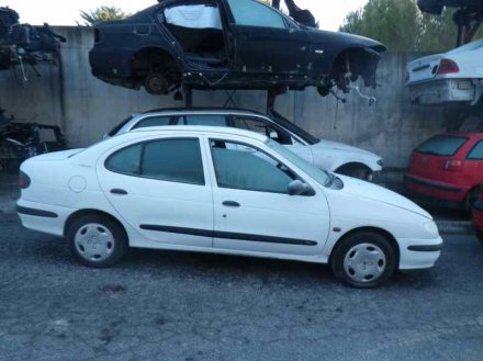 Vehiculo en el desguace: RENAULT MEGANE I BERLINA HATCHBACK (BA0) 1.6e Alize