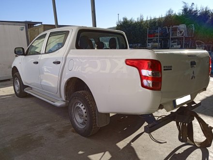 Vehiculo en el desguace: MITSUBISHI L 200 Basis Club Cab 4WD