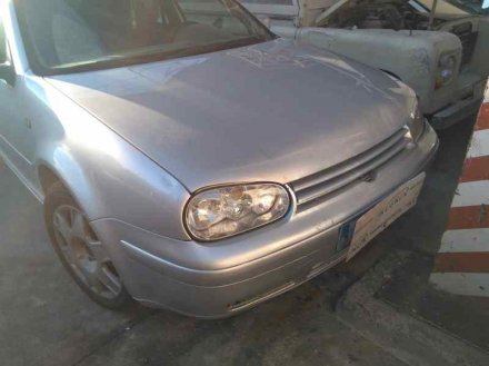 Vehiculo en el desguace: VOLKSWAGEN GOLF IV BERLINA (1J1) Básico