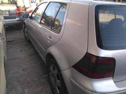 Vehiculo en el desguace: VOLKSWAGEN GOLF IV BERLINA (1J1) Básico