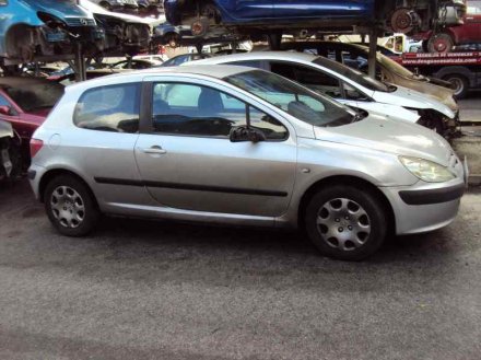 Vehiculo en el desguace: PEUGEOT 307 (S1) XR