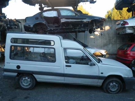 Vehiculo en el desguace: RENAULT RAPID/EXPRESS (F40) 1.3 Básico Familiar / RL (F406)