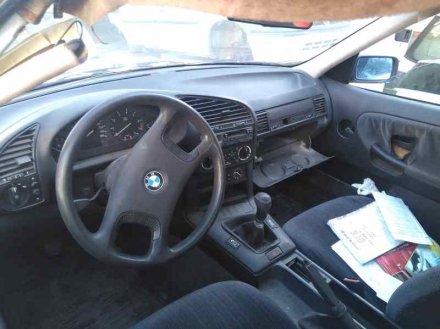 Vehiculo en el desguace: BMW SERIE 3 BERLINA (E36) 320i