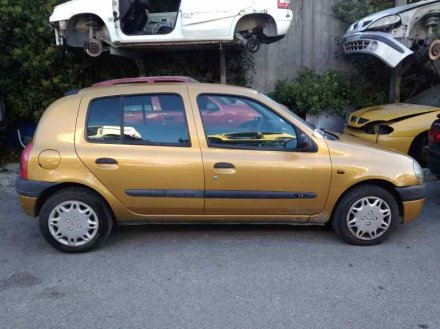 Vehiculo en el desguace: RENAULT CLIO II FASE I (B/CBO) 1.4 Alize