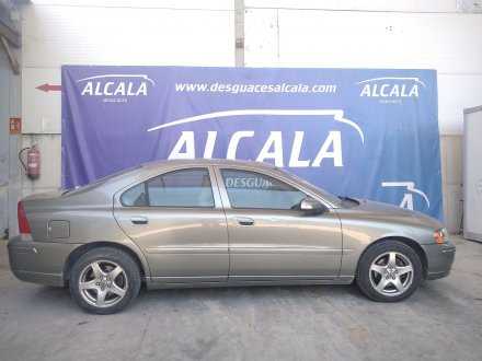 Vehiculo en el desguace: VOLVO S60 BERLINA 2.4 Diesel CAT
