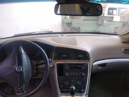 Vehiculo en el desguace: VOLVO S60 BERLINA 2.4 Diesel CAT
