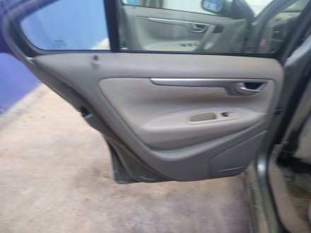 Vehiculo en el desguace: VOLVO S60 BERLINA 2.4 Diesel CAT