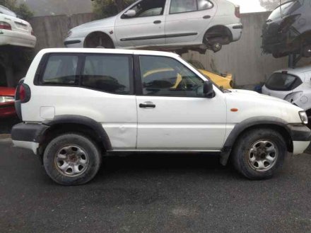 Vehiculo en el desguace: NISSAN TERRANO/TERRANO.II (R20) SE (3-ptas.)