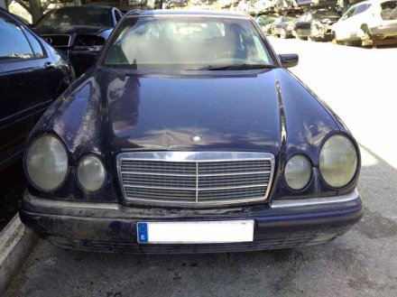 Vehiculo en el desguace: MERCEDES CLASE E (W210) BERLINA DIESEL E 250 Diesel (210.010)