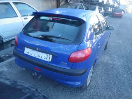 Vehiculo en el desguace: PEUGEOT 206 BERLINA X-Line