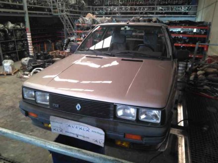 Vehiculo en el desguace: RENAULT R-11 B37600