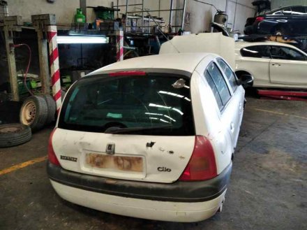 Vehiculo en el desguace: RENAULT CLIO II FASE I (B/CBO) 1.9 D