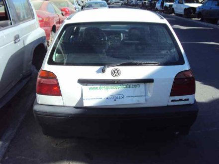 Vehiculo en el desguace: VOLKSWAGEN GOLF III BERLINA (1H1) S