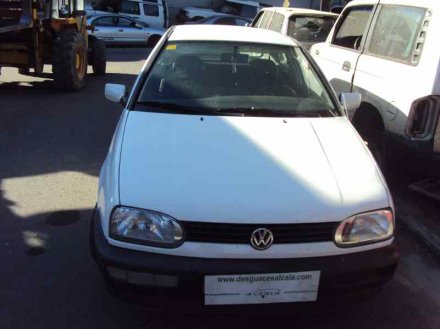 Vehiculo en el desguace: VOLKSWAGEN GOLF III BERLINA (1H1) S