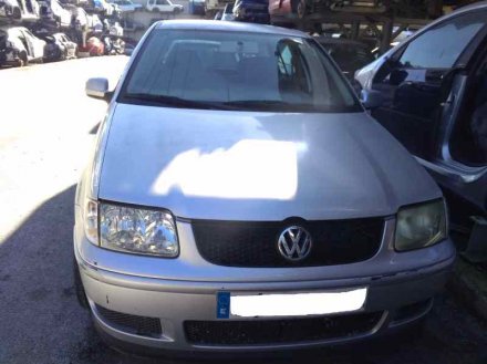 Vehiculo en el desguace: VOLKSWAGEN POLO BERLINA (6N2) Trendline