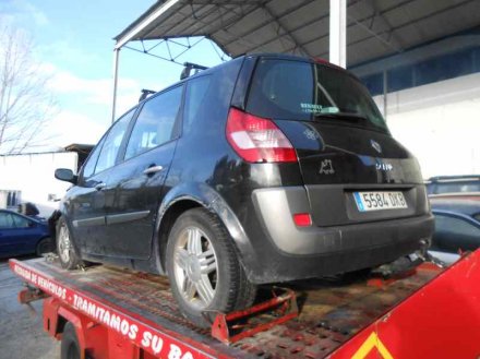 Vehiculo en el desguace: RENAULT SCENIC II Luxe Privilege