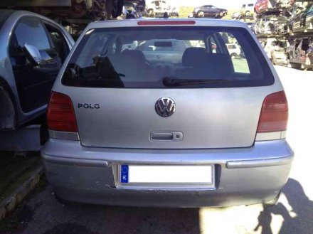 Vehiculo en el desguace: VOLKSWAGEN POLO BERLINA (6N2) Trendline