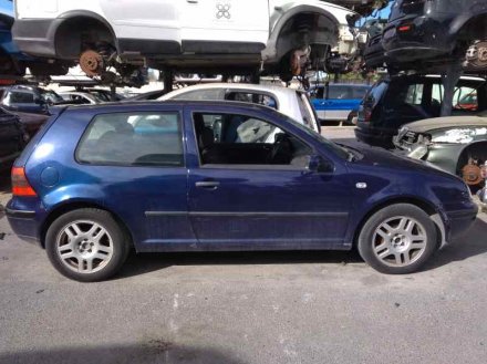 Vehiculo en el desguace: VOLKSWAGEN GOLF IV BERLINA (1J1) Básico