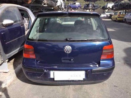 Vehiculo en el desguace: VOLKSWAGEN GOLF IV BERLINA (1J1) Básico