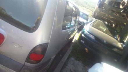Vehiculo en el desguace: RENAULT ESPACE /GRAND ESPACE (JE0) 2.2 dT Grand Espace RT