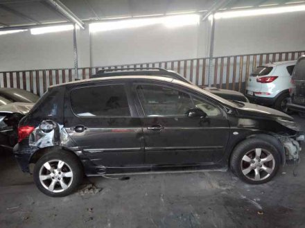 Vehiculo en el desguace: PEUGEOT 307 BERLINA (S2) XT