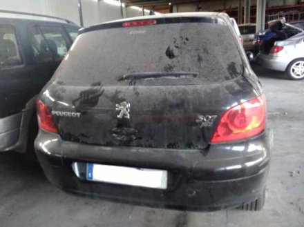 Vehiculo en el desguace: PEUGEOT 307 BERLINA (S2) XT